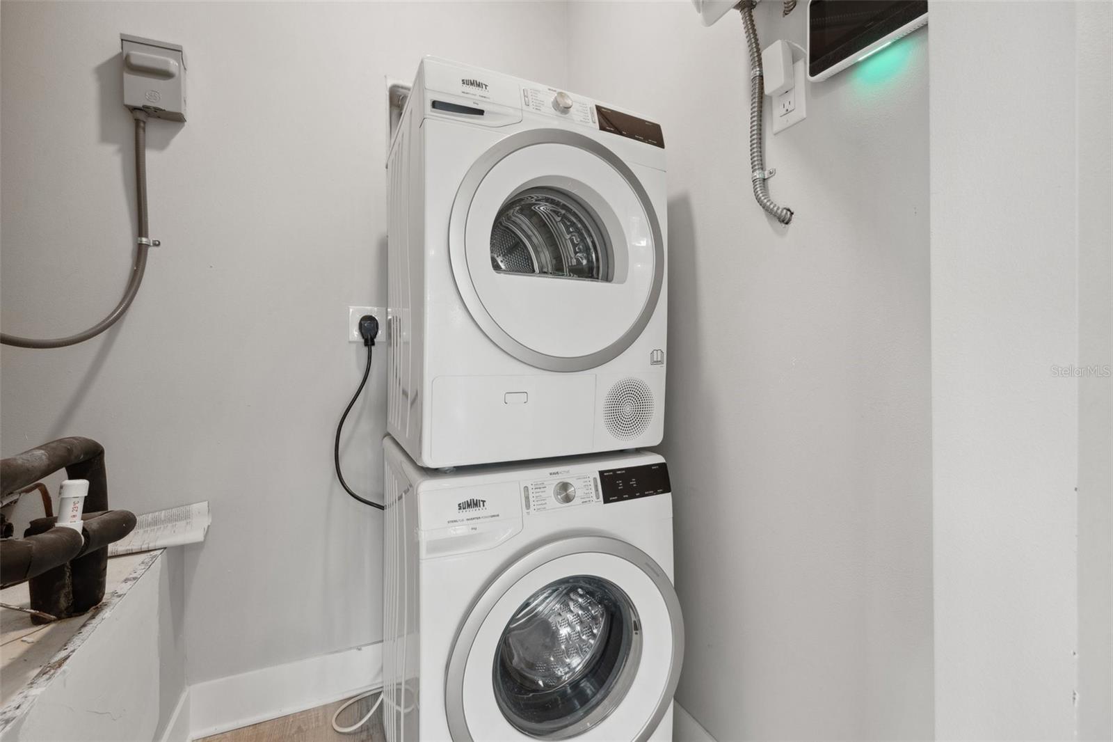 GRIFFITH CAPRI ISLE CONDO UNIT 12400 B - Residential Lease