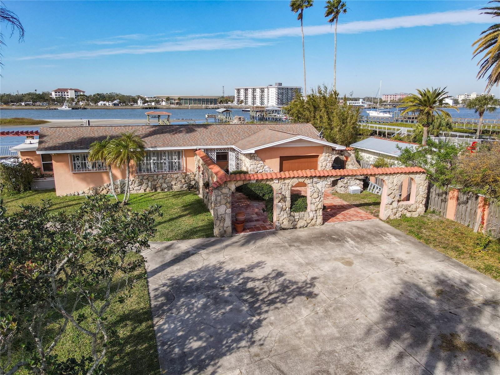 2 RICHMOND DRIVE