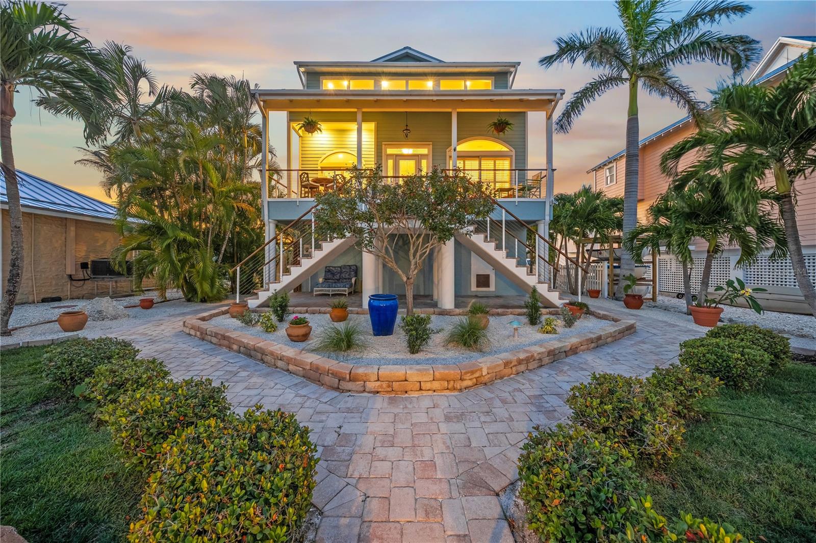 LONGBEACH VILLAGE - Residential