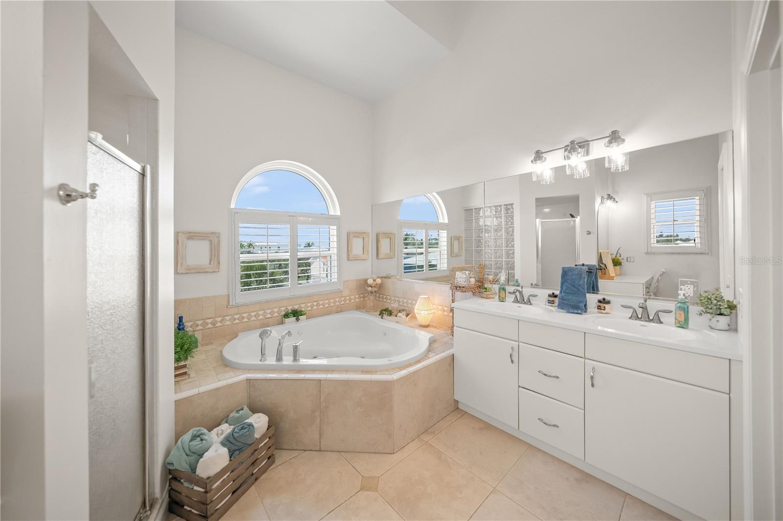 LONGBEACH VILLAGE - Residential