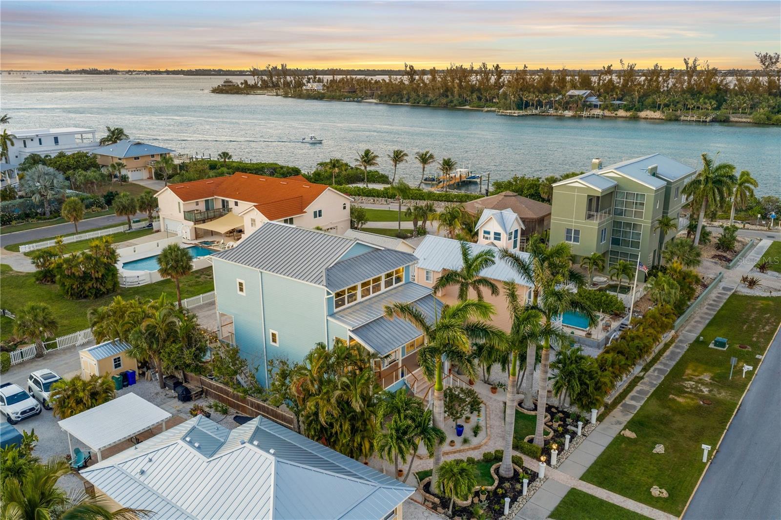 LONGBEACH VILLAGE - Residential