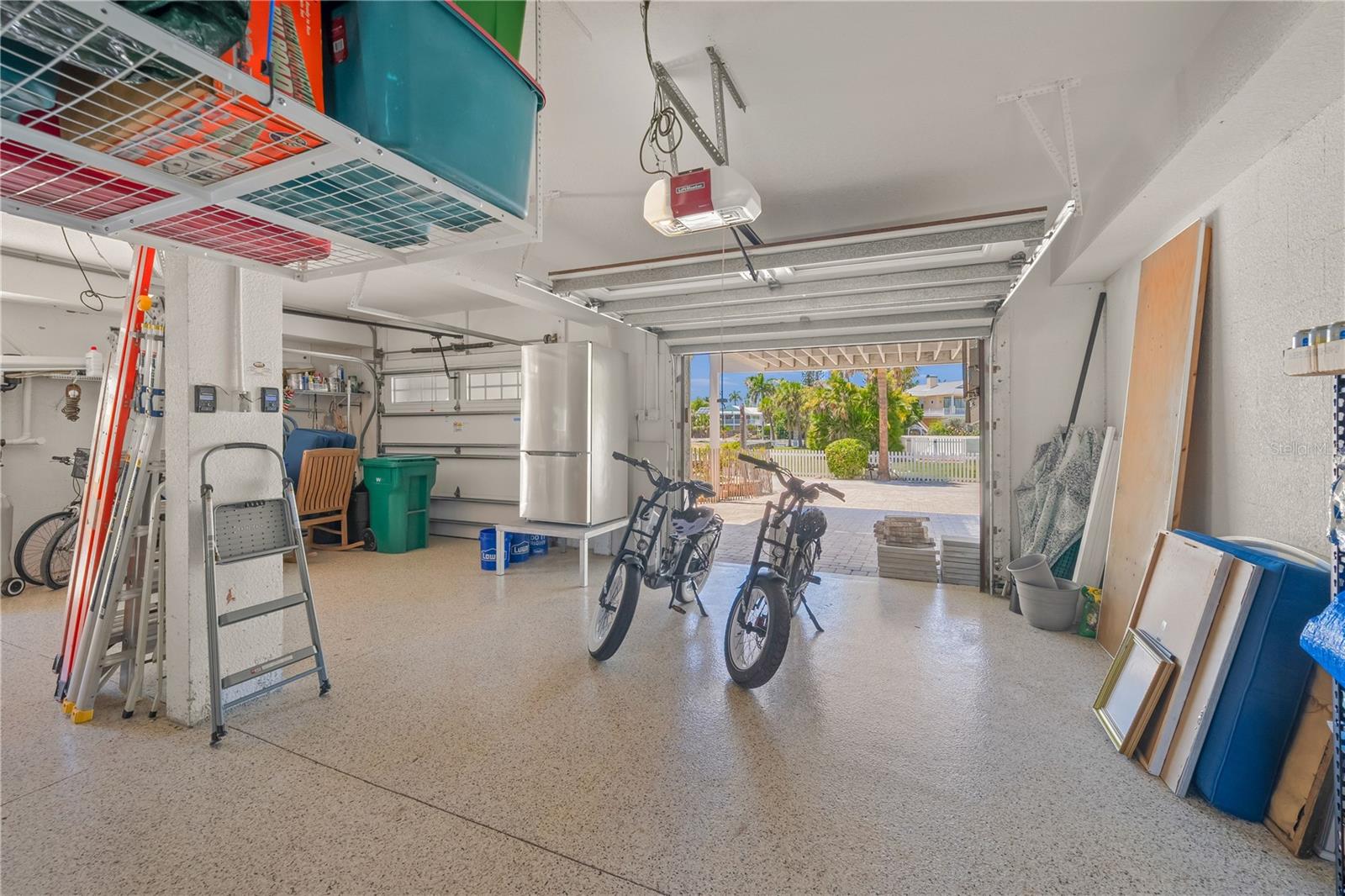 LONGBEACH VILLAGE - Residential
