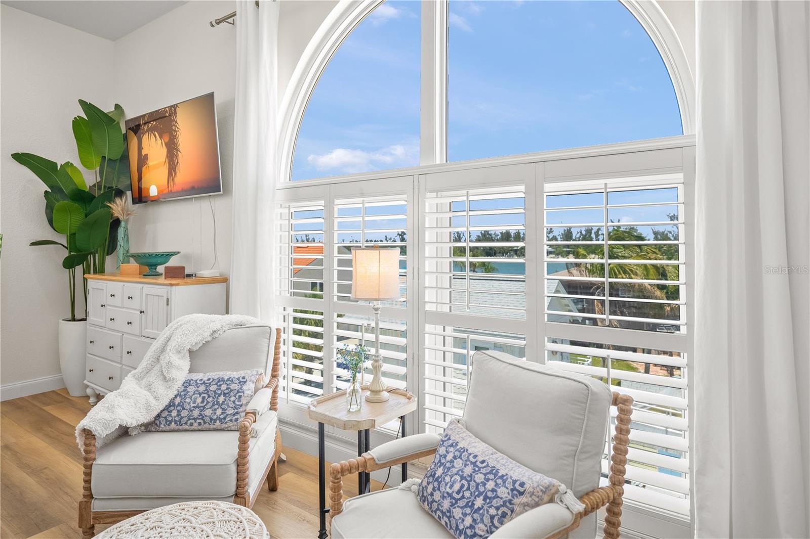 LONGBEACH VILLAGE - Residential