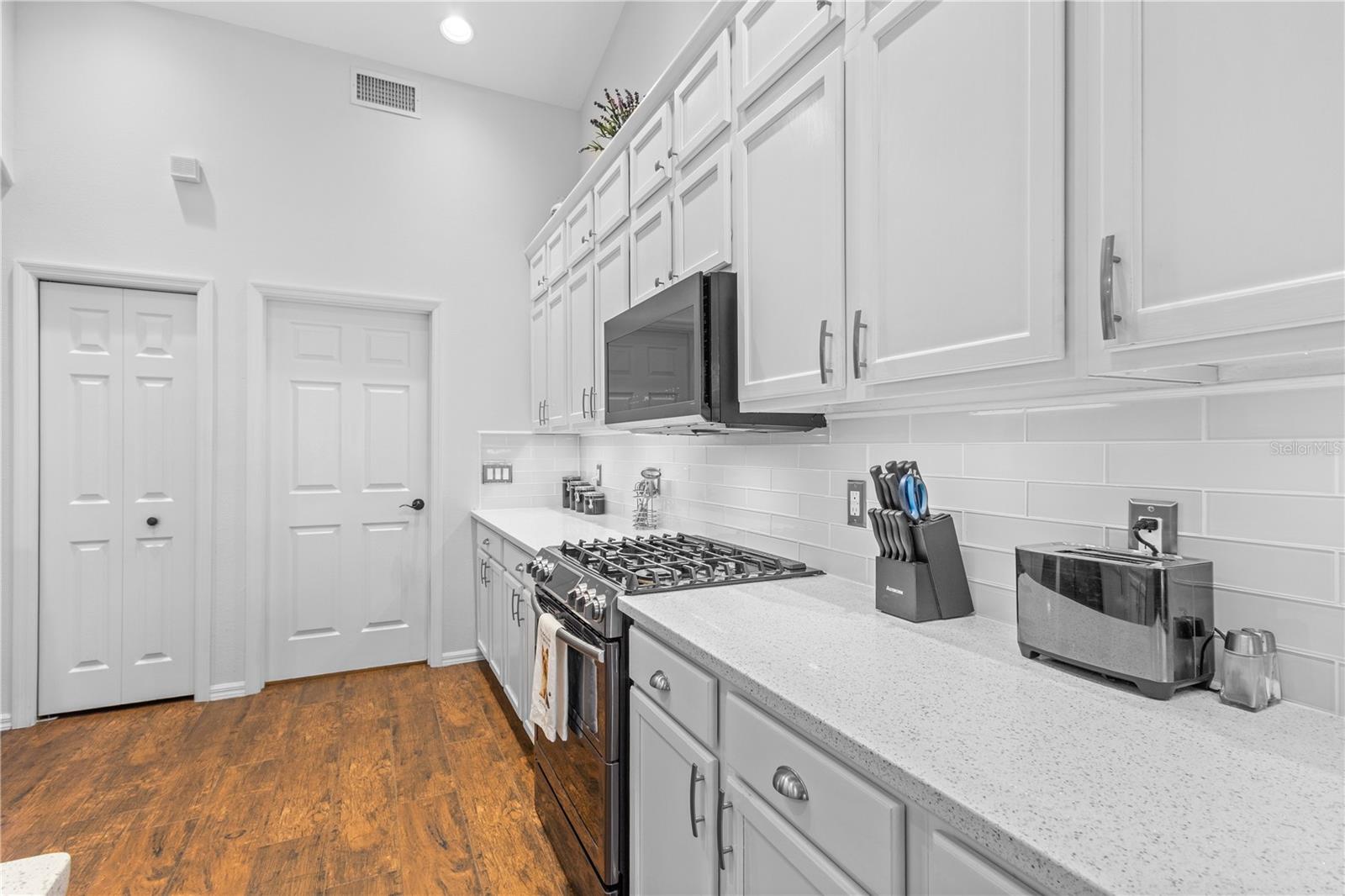 RIVERWALK VILLAGE - Residential
