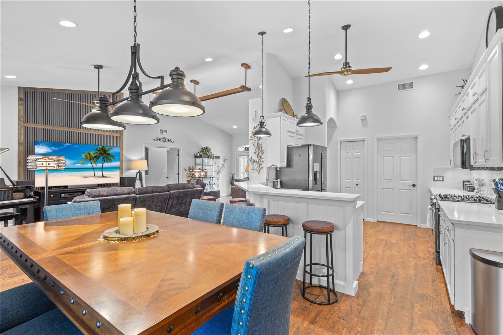 RIVERWALK VILLAGE - Residential