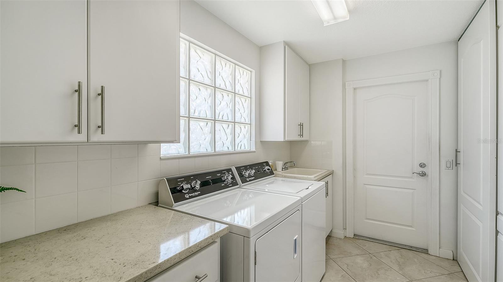 VILLAGEWALK - Residential