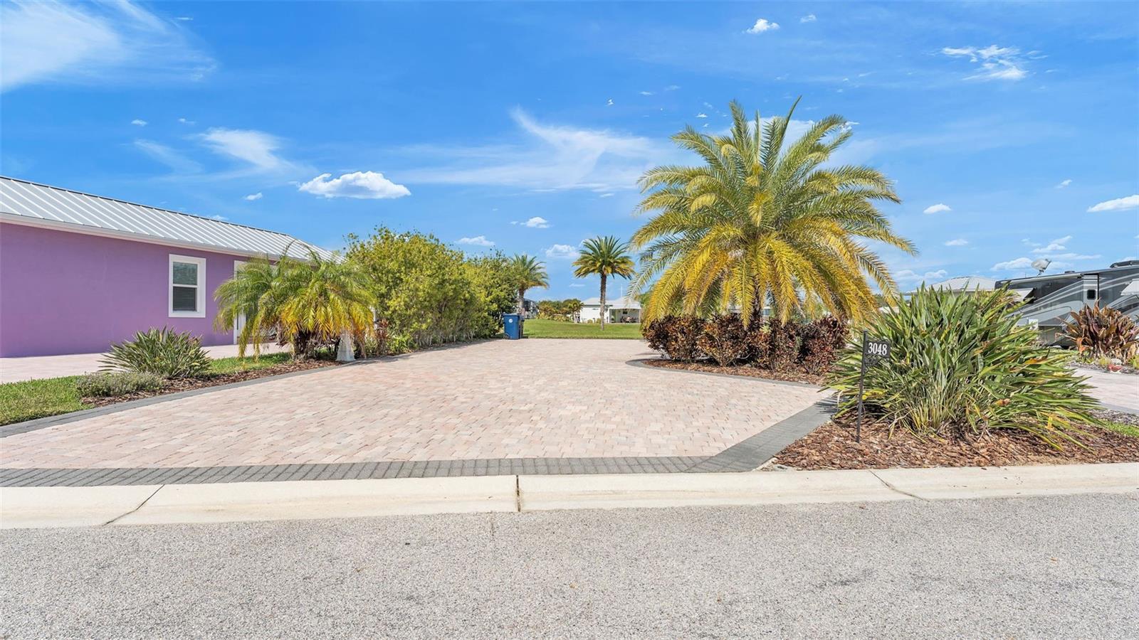 BAY LAKE RESIDENCE - Land