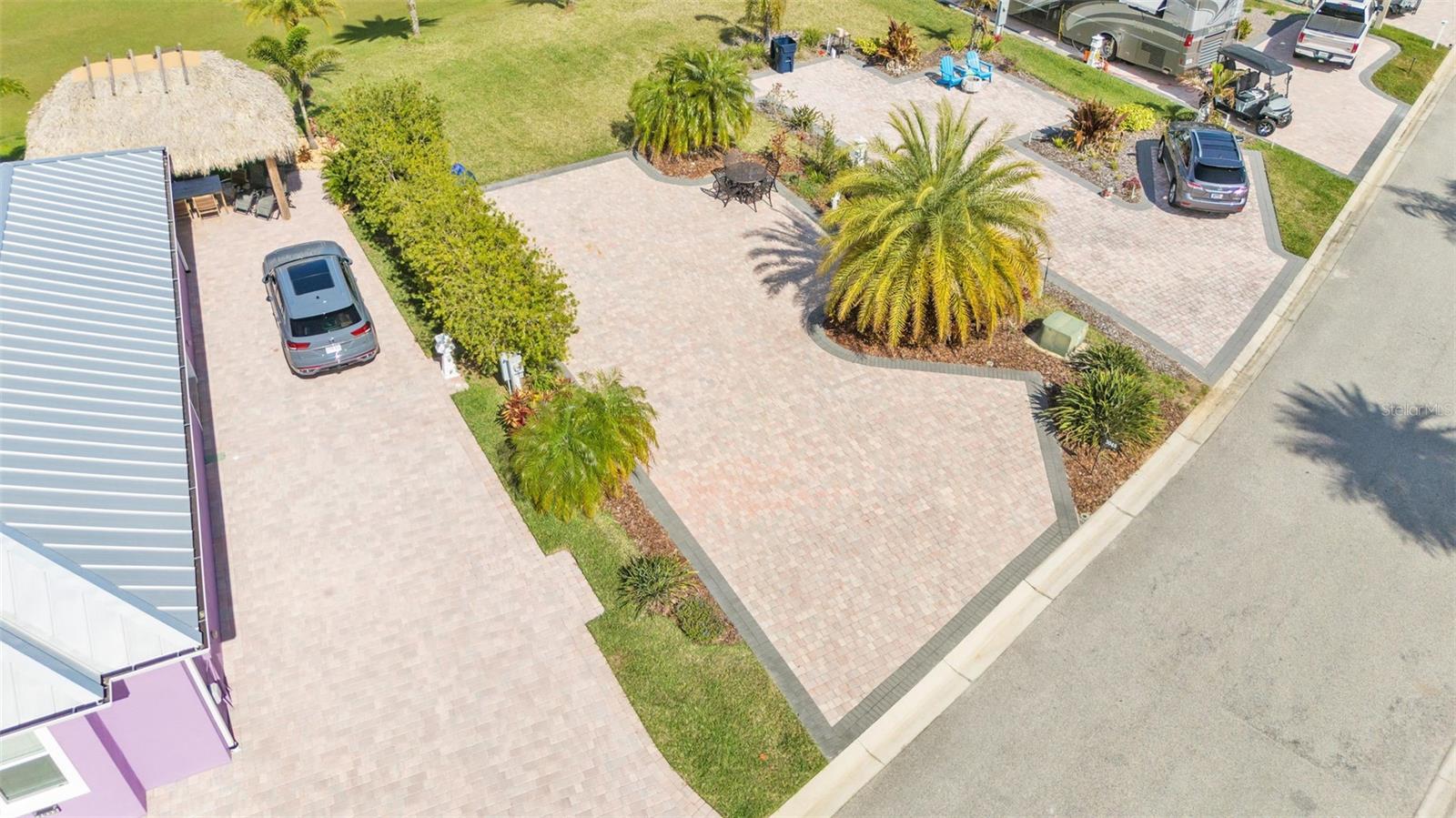 BAY LAKE RESIDENCE - Land