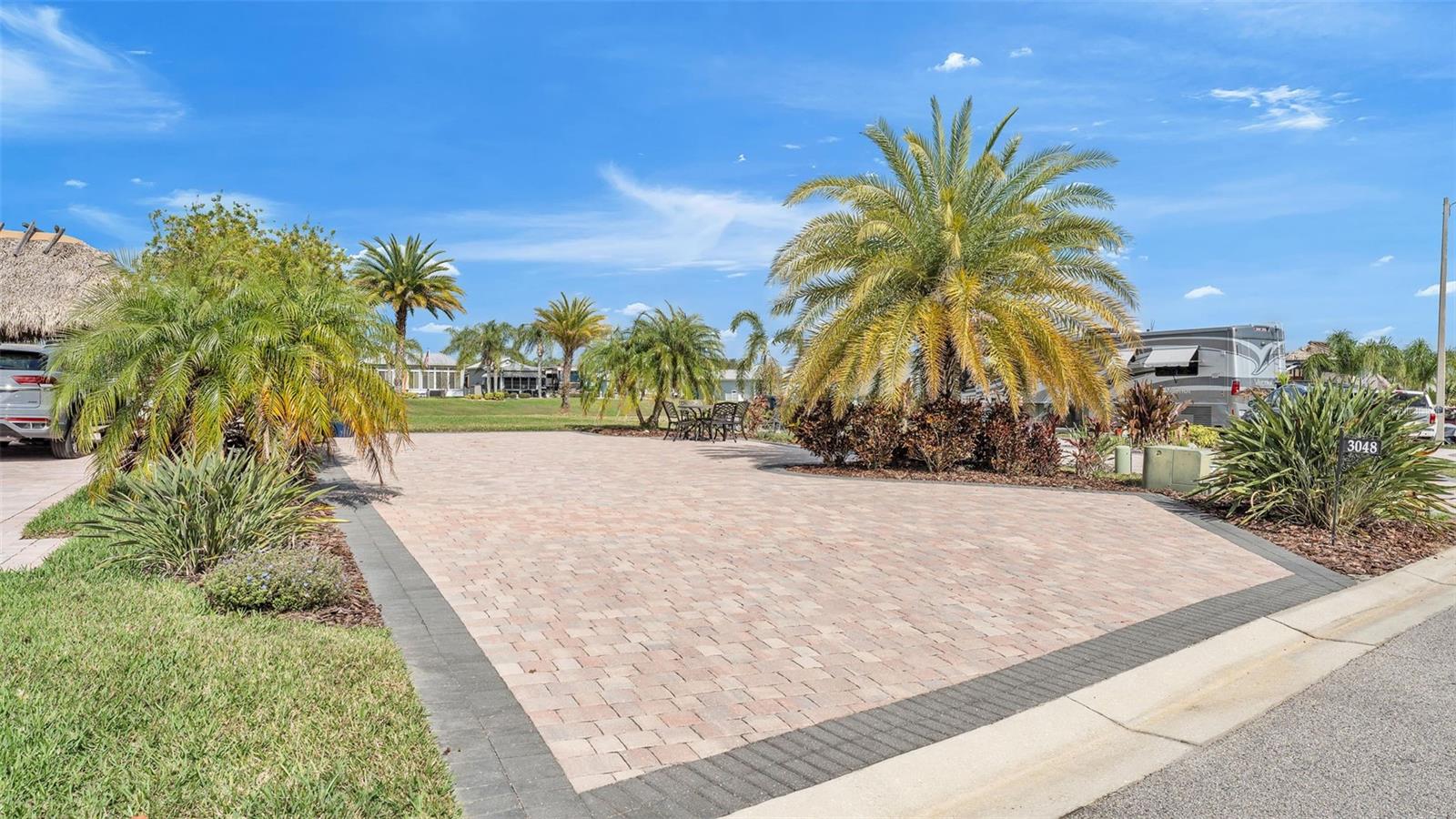 BAY LAKE RESIDENCE - Land