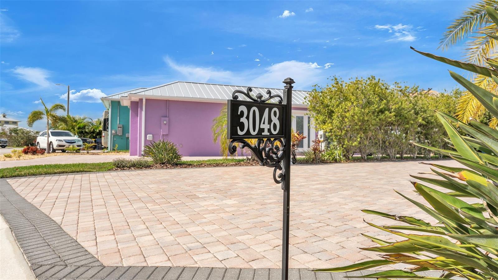 BAY LAKE RESIDENCE - Land