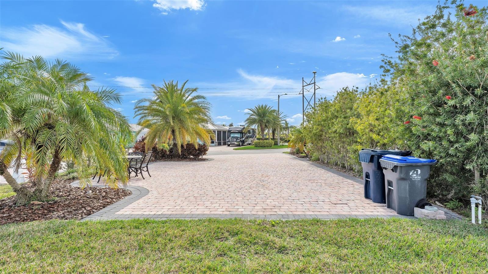 BAY LAKE RESIDENCE - Land