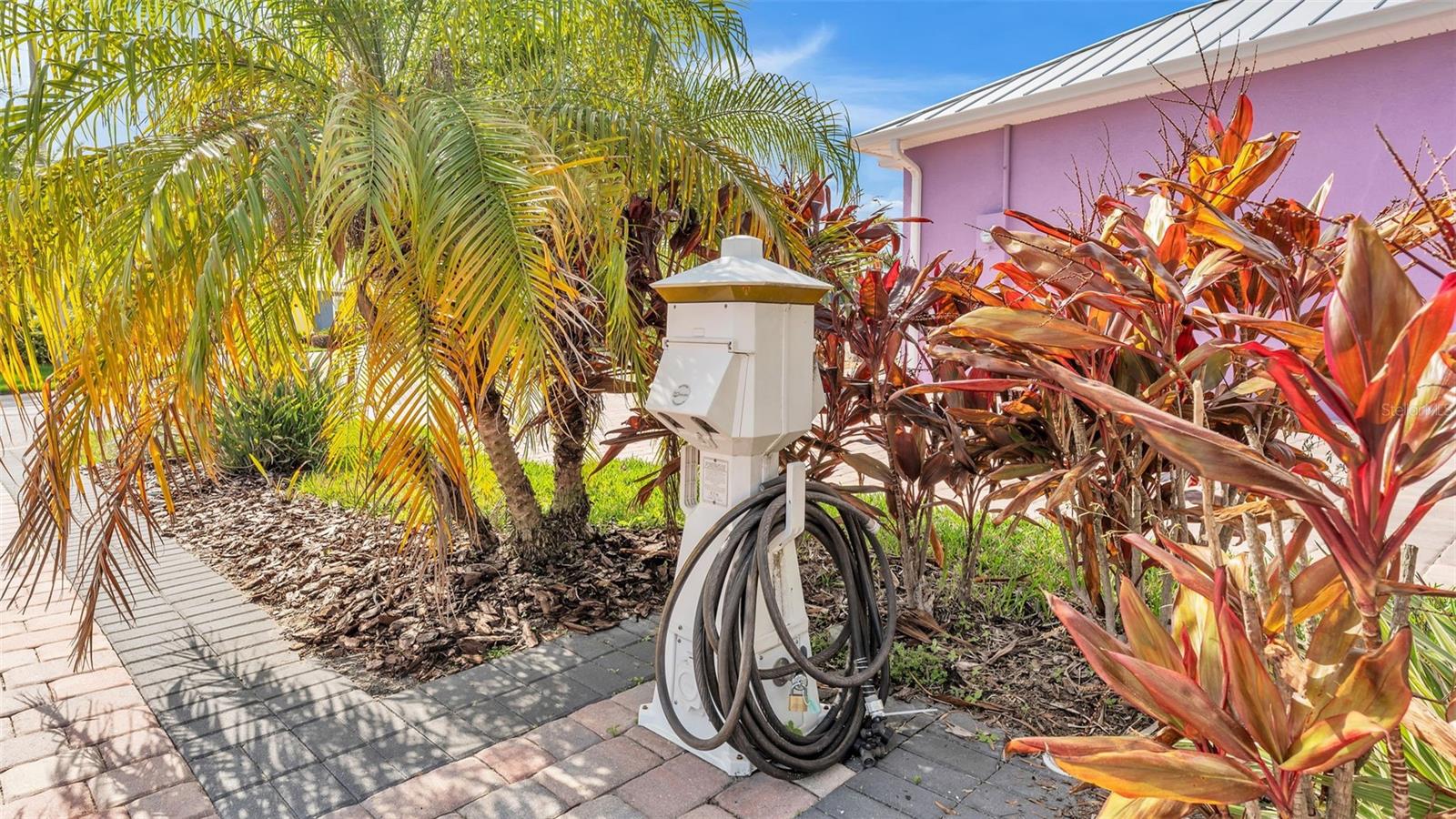 BAY LAKE RESIDENCE - Land