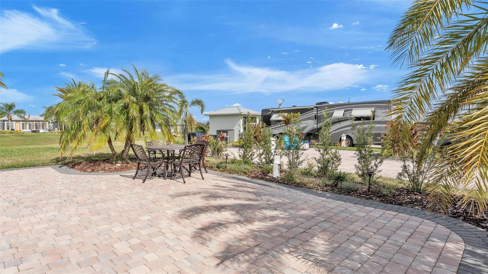 BAY LAKE RESIDENCE - Land