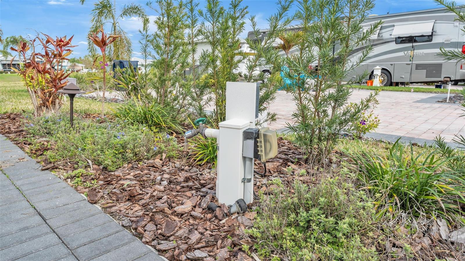 BAY LAKE RESIDENCE - Land