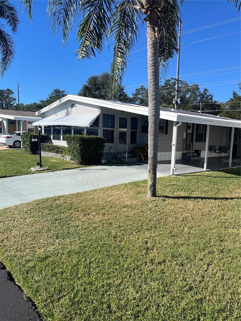 A home in WINTER HAVEN