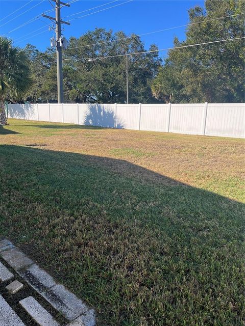 A home in WINTER HAVEN