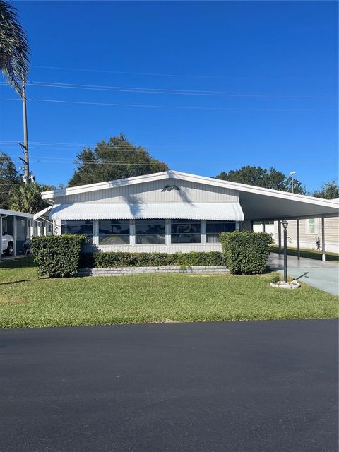 A home in WINTER HAVEN