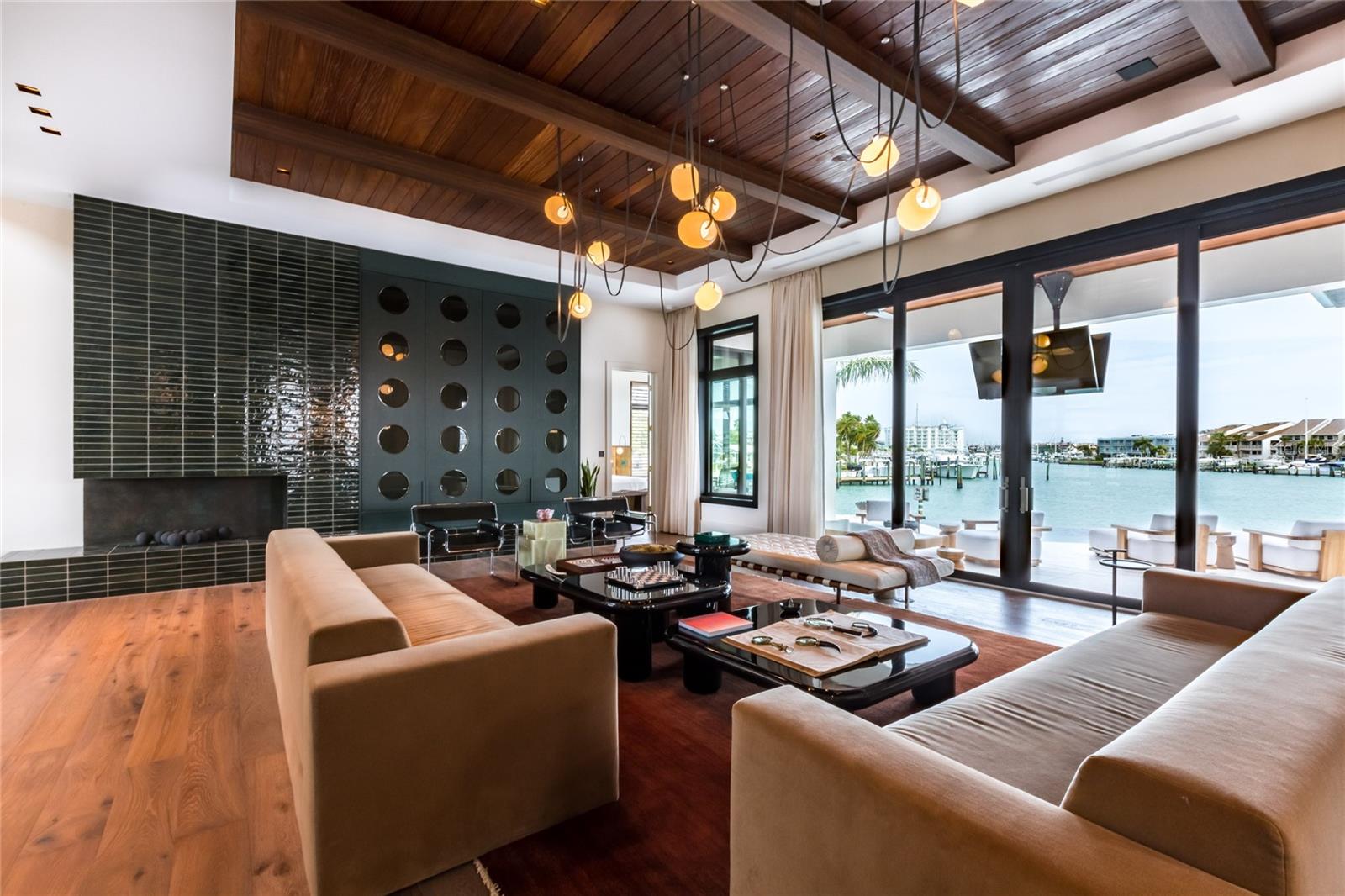 TIERRA VERDE UNIT 1 4TH REP - Residential