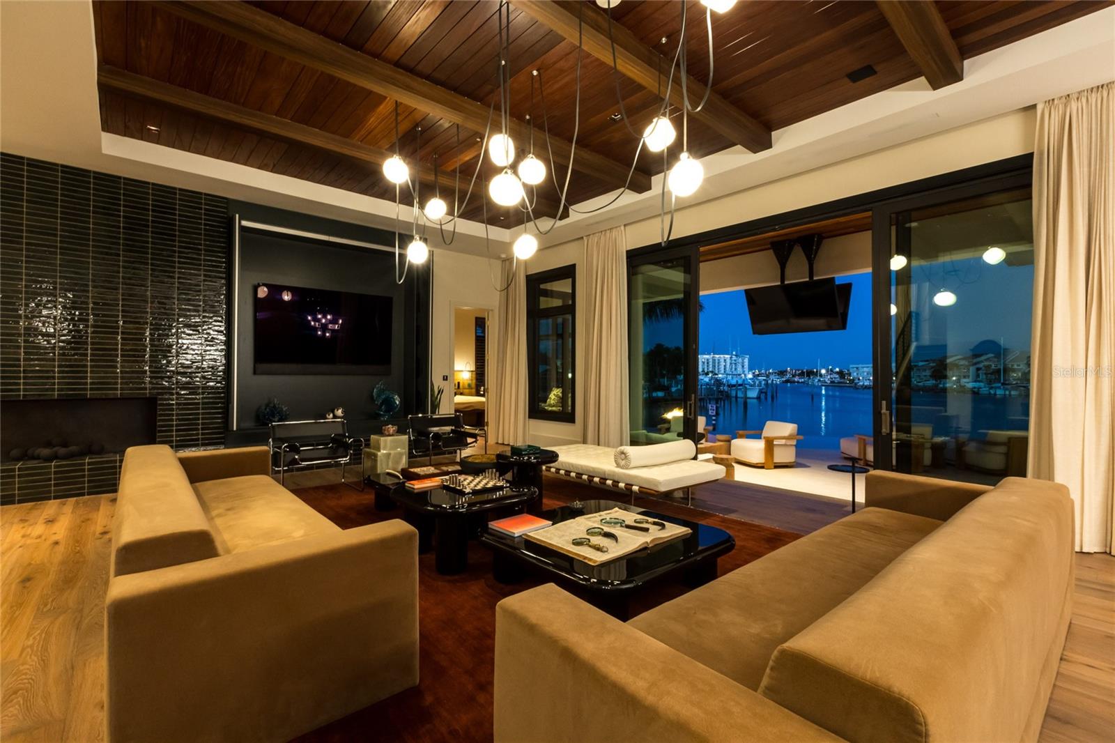 TIERRA VERDE UNIT 1 4TH REP - Residential