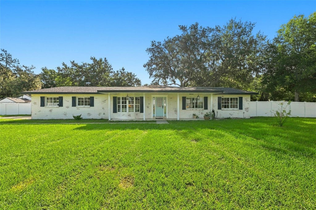 Photo of 2119 Gallagher Road, Dover, FL 33527 (MLS # TB8535950)