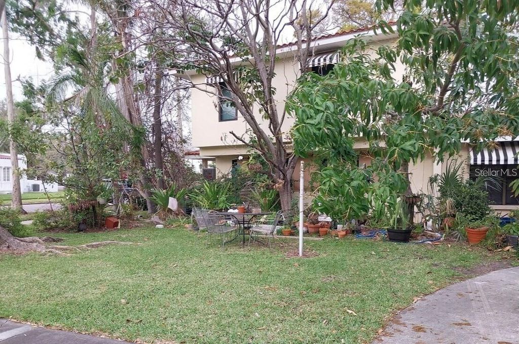 Photo of 114 W Davis Boulevard, Tampa, FL 33606 (MLS # TB8488048)