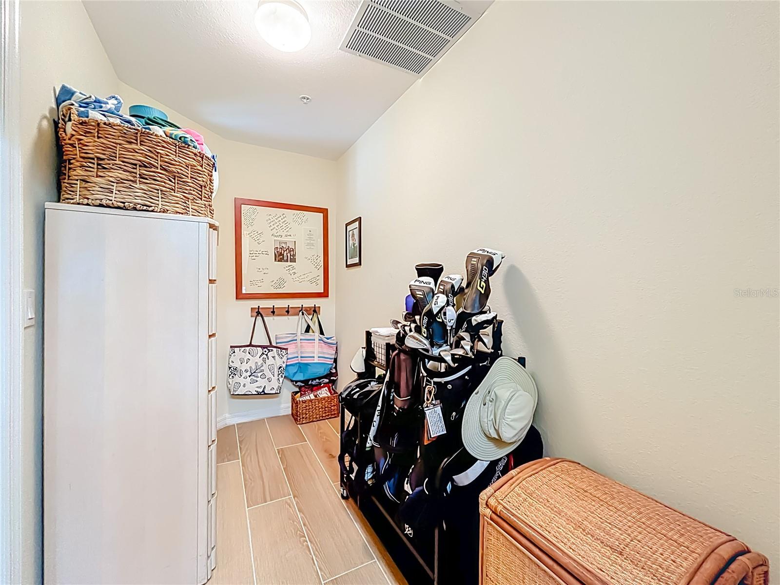 ISLAND PARK - Residential