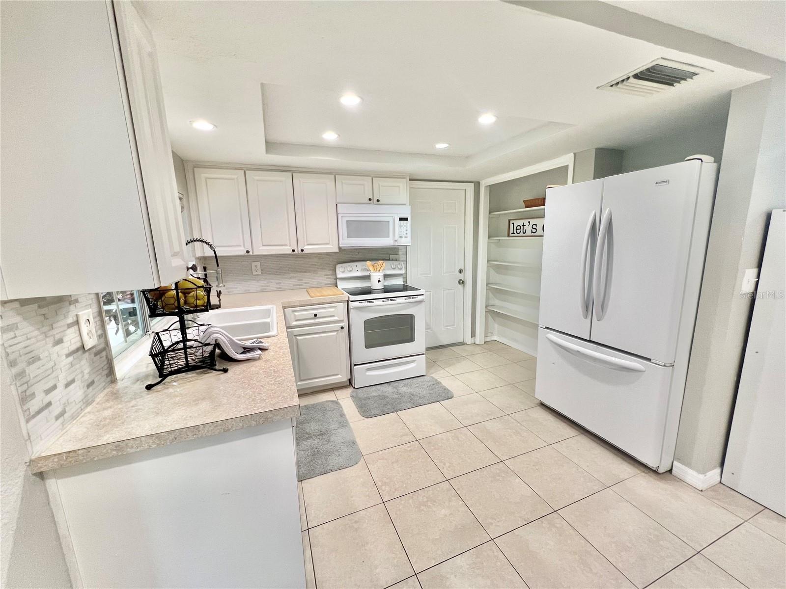 BEACON WOODS VILLAGE 03B - Residential Lease