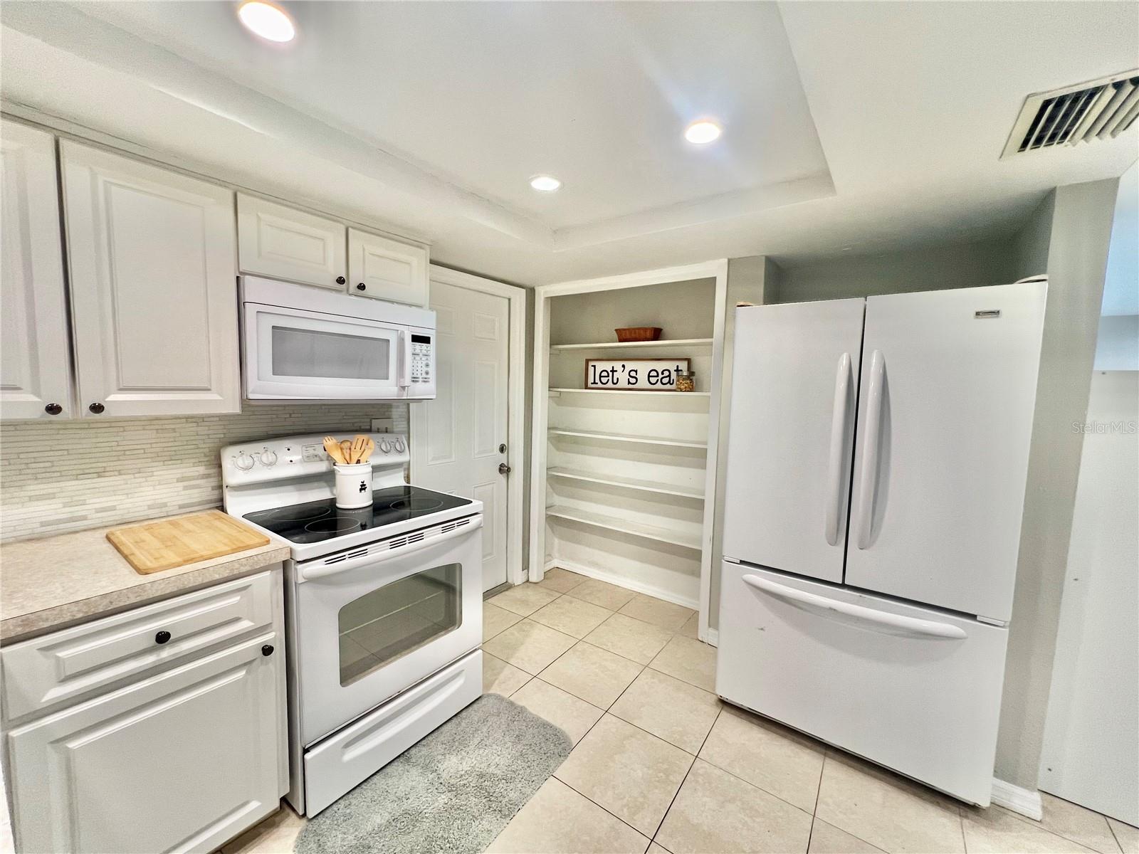 BEACON WOODS VILLAGE 03B - Residential Lease