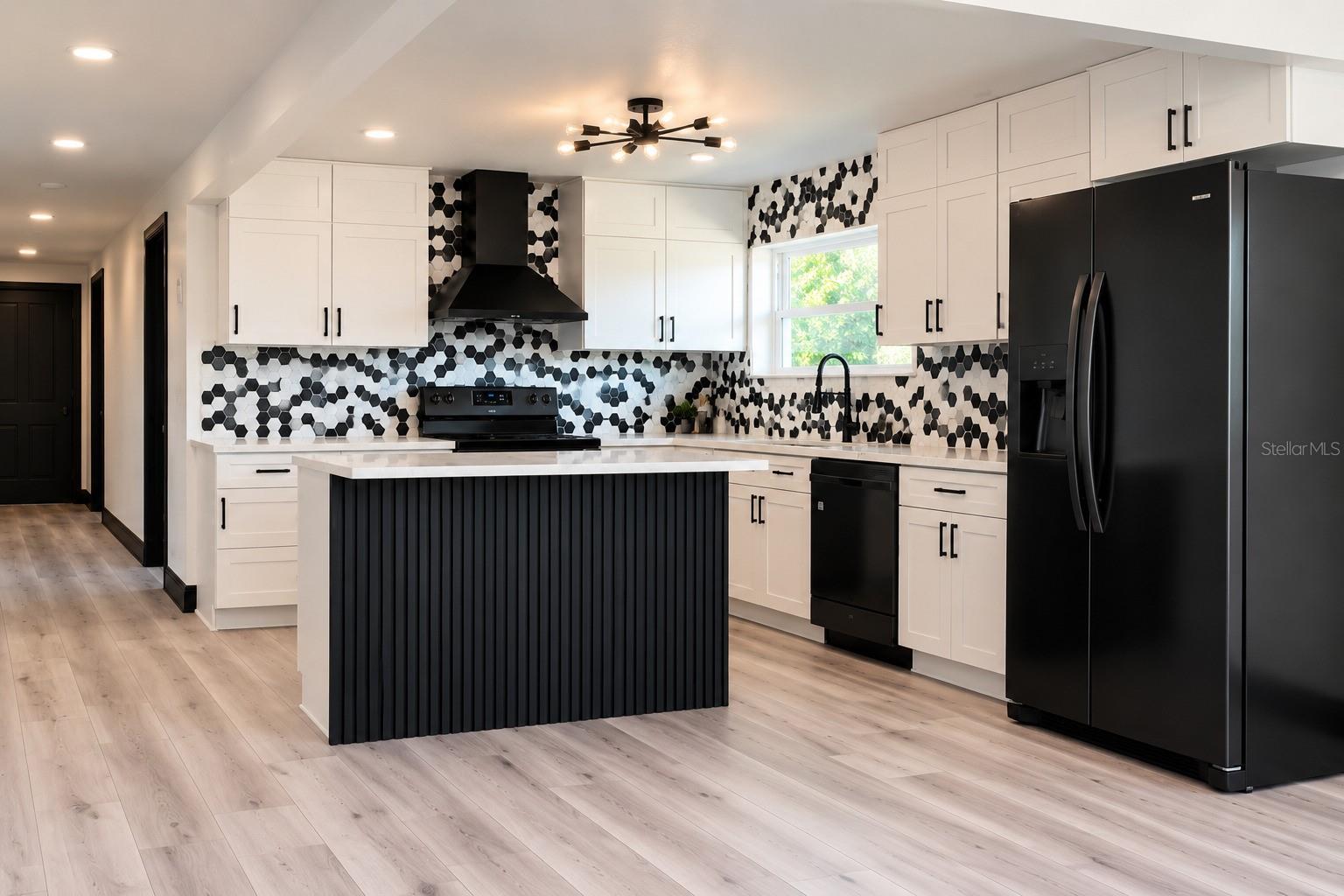 334 W BERESFORD ROAD