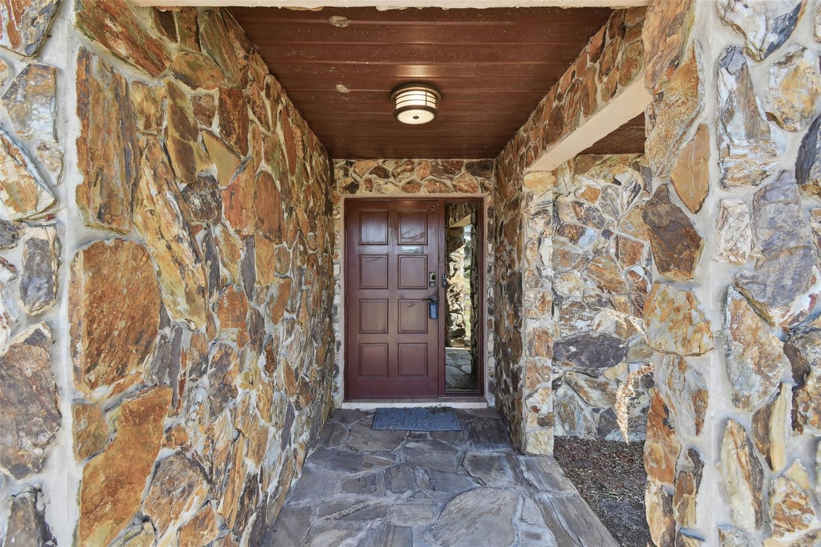 117 HILLCREST DR