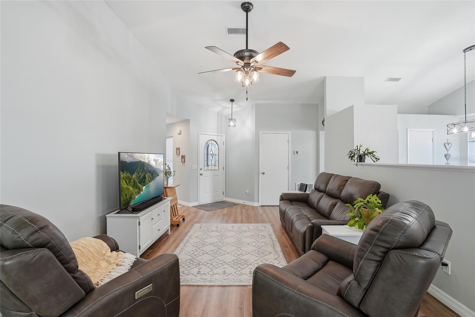 BRADEN RIVER LAKES - Residential