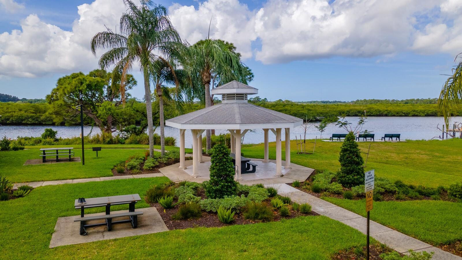 BRADEN RIVER LAKES - Residential