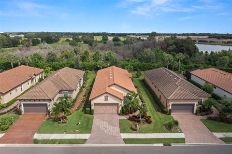 A home in PALMETTO