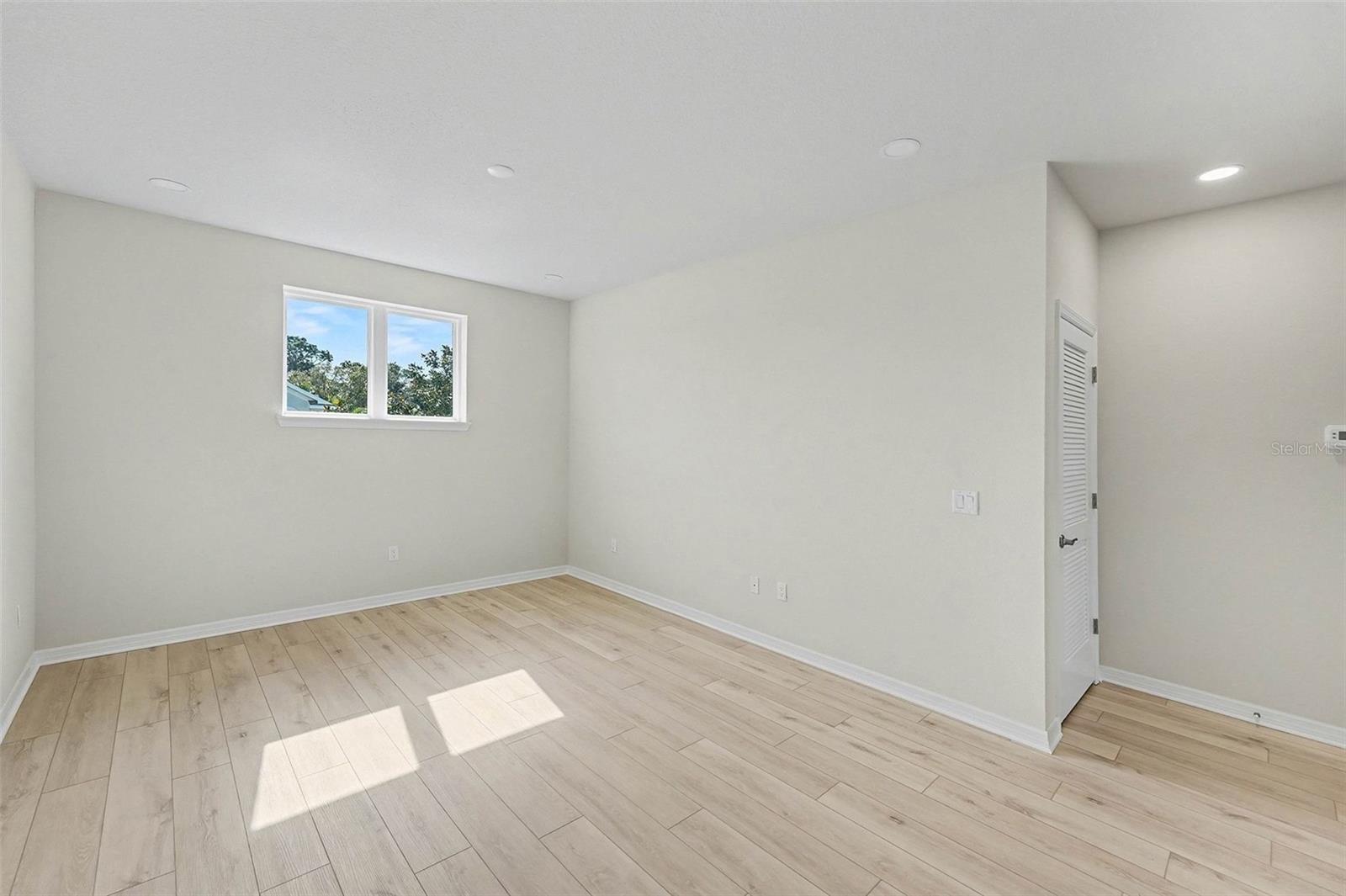 SUMMERSET VILLAS - Residential Lease