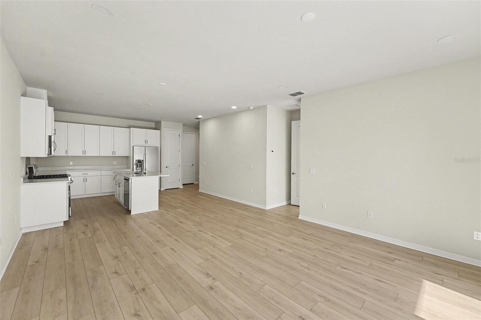 SUMMERSET VILLAS - Residential Lease