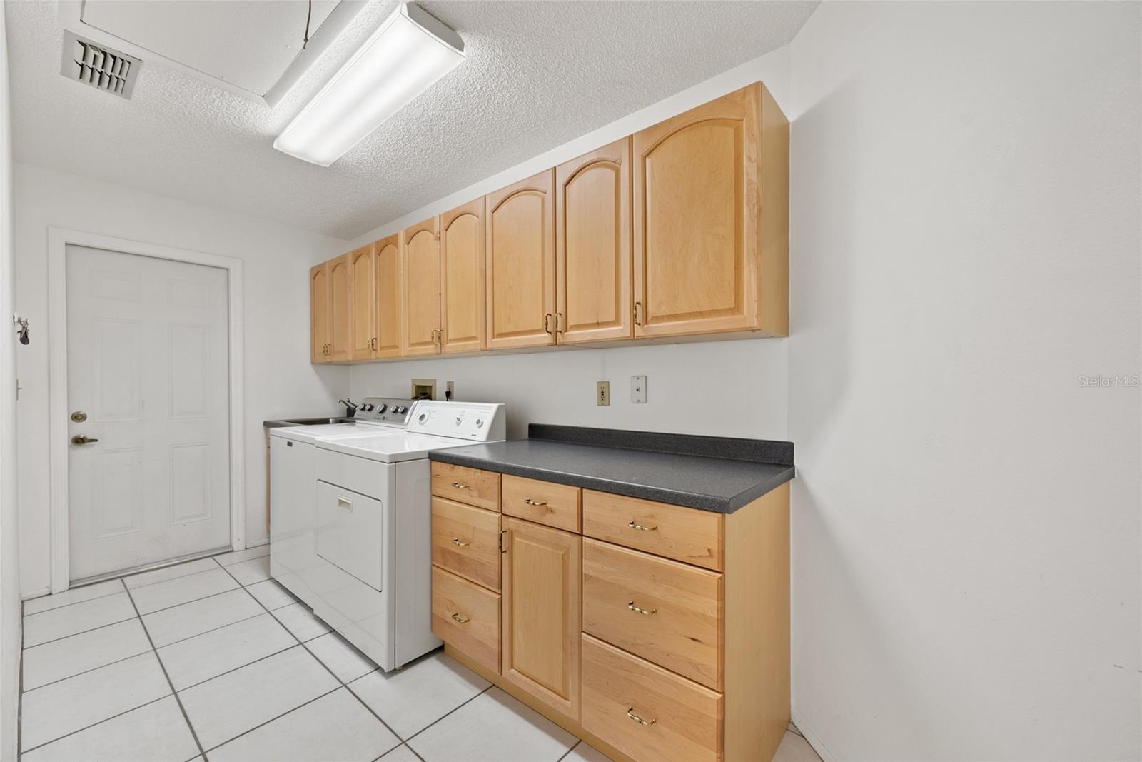 HIGHLAND LAKES UNIT TWENTY EIGHT - Residential