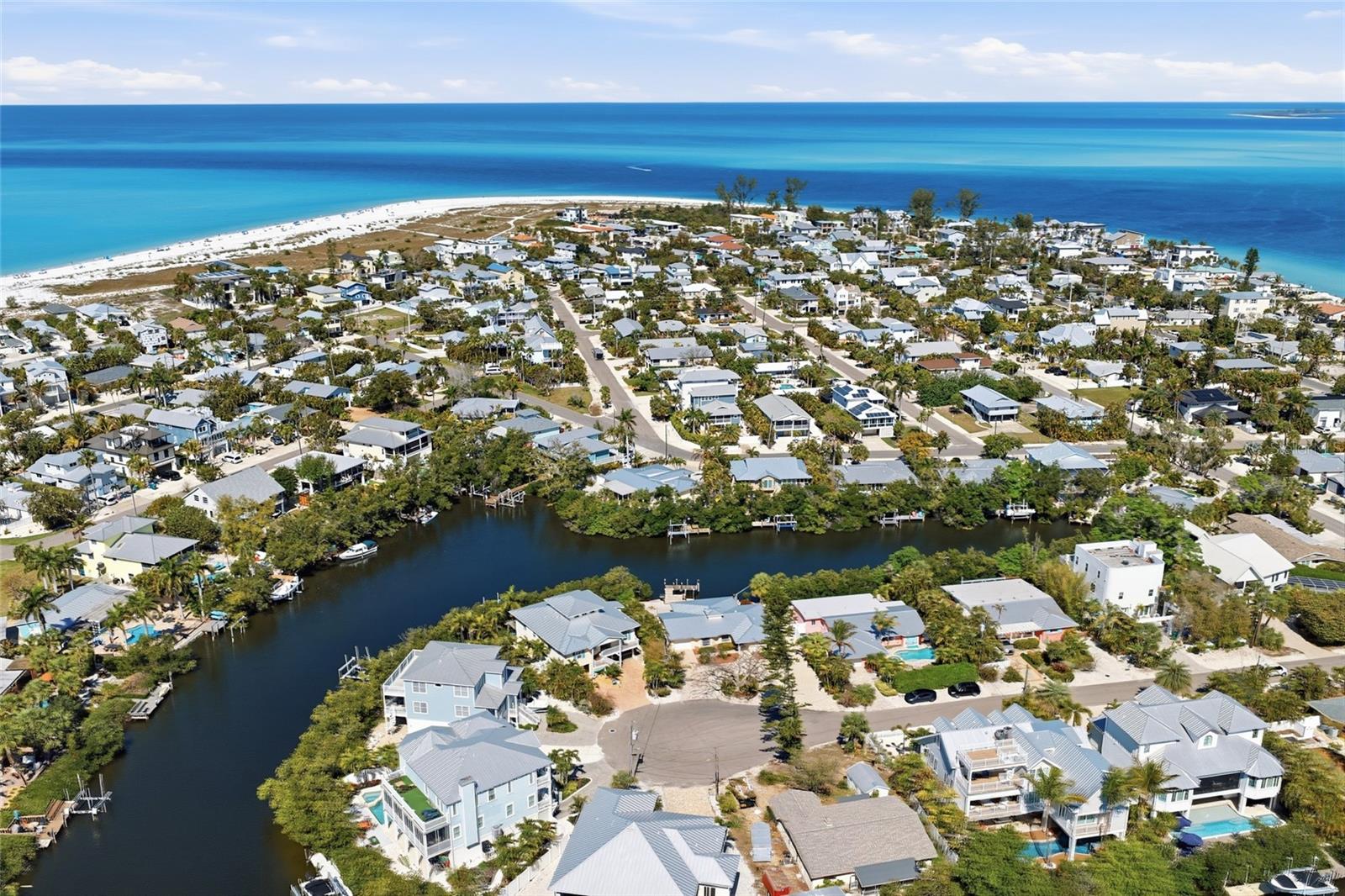 LUANA ISLES - Residential