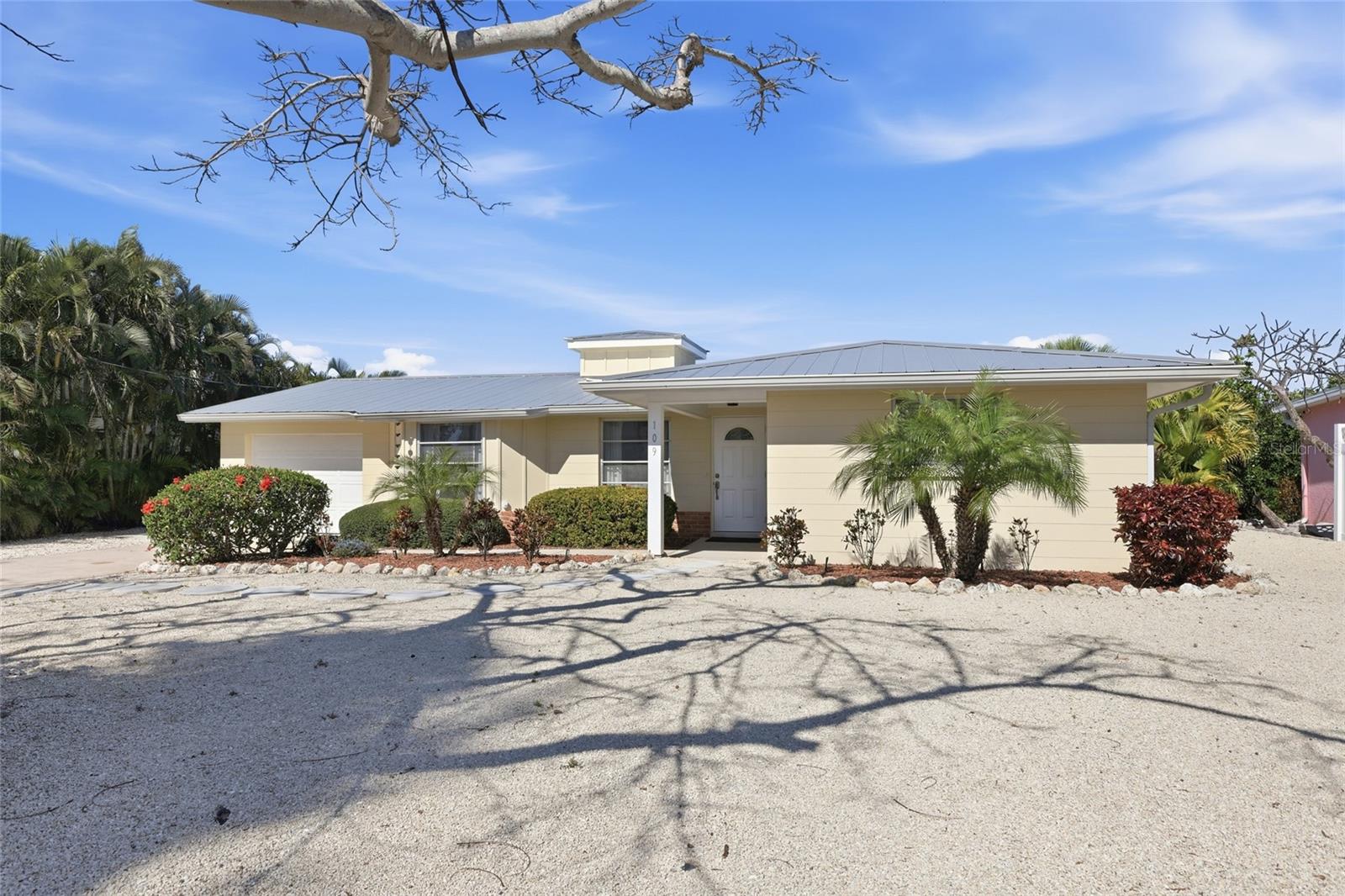 LUANA ISLES - Residential