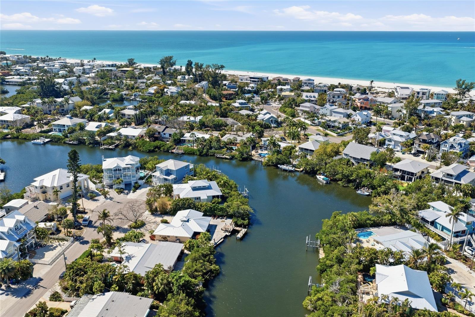 LUANA ISLES - Residential