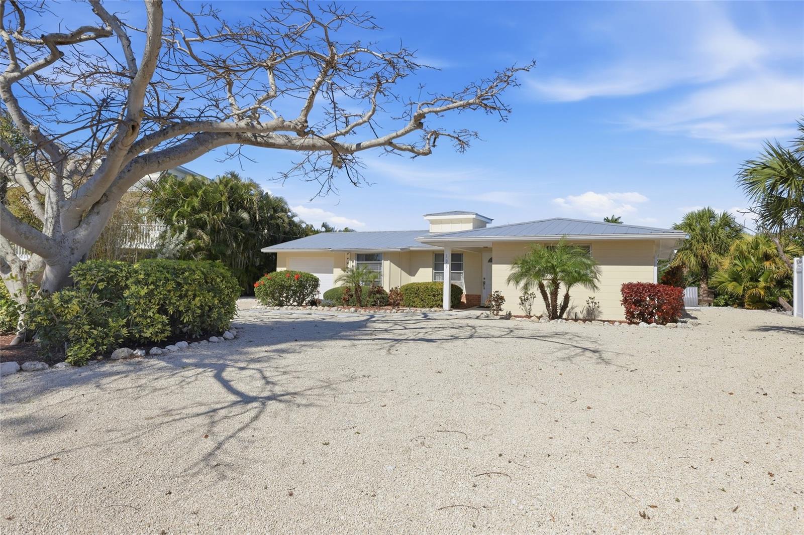 LUANA ISLES - Residential