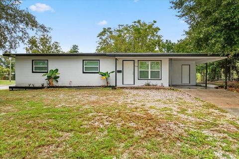 Photo of 5804 Wolf Road, Orlando, FL 32808 (MLS # O6349356)