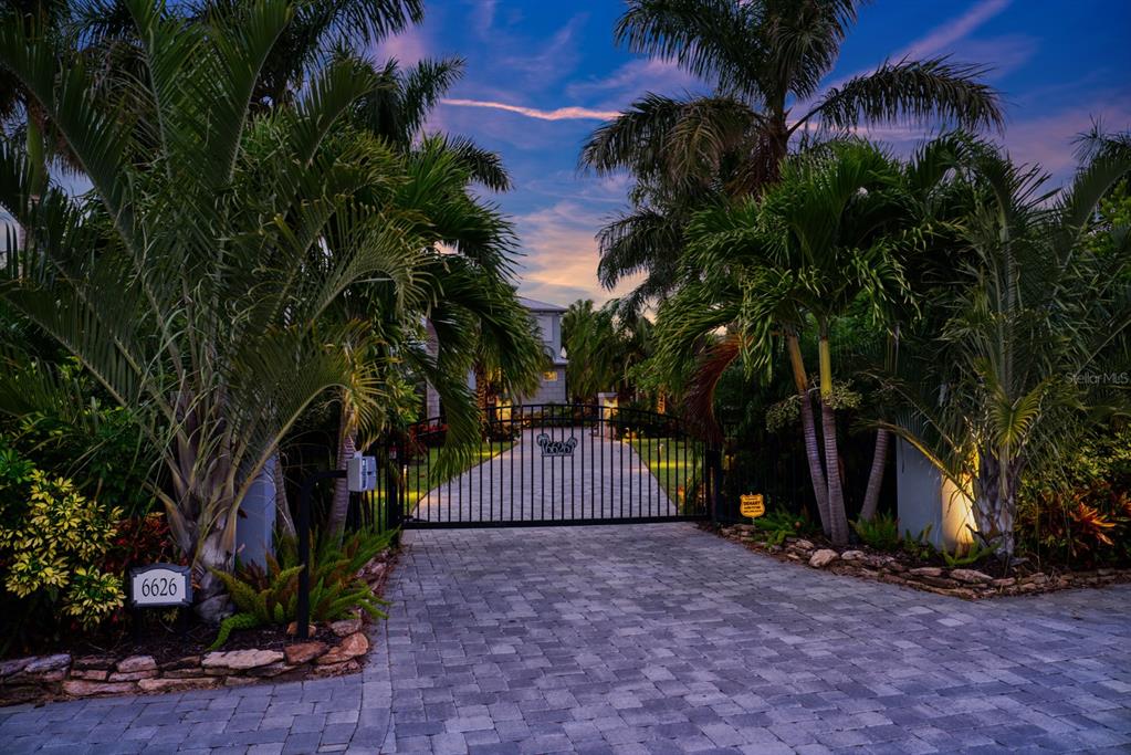 6626 SURFSIDE BLVD - Residential