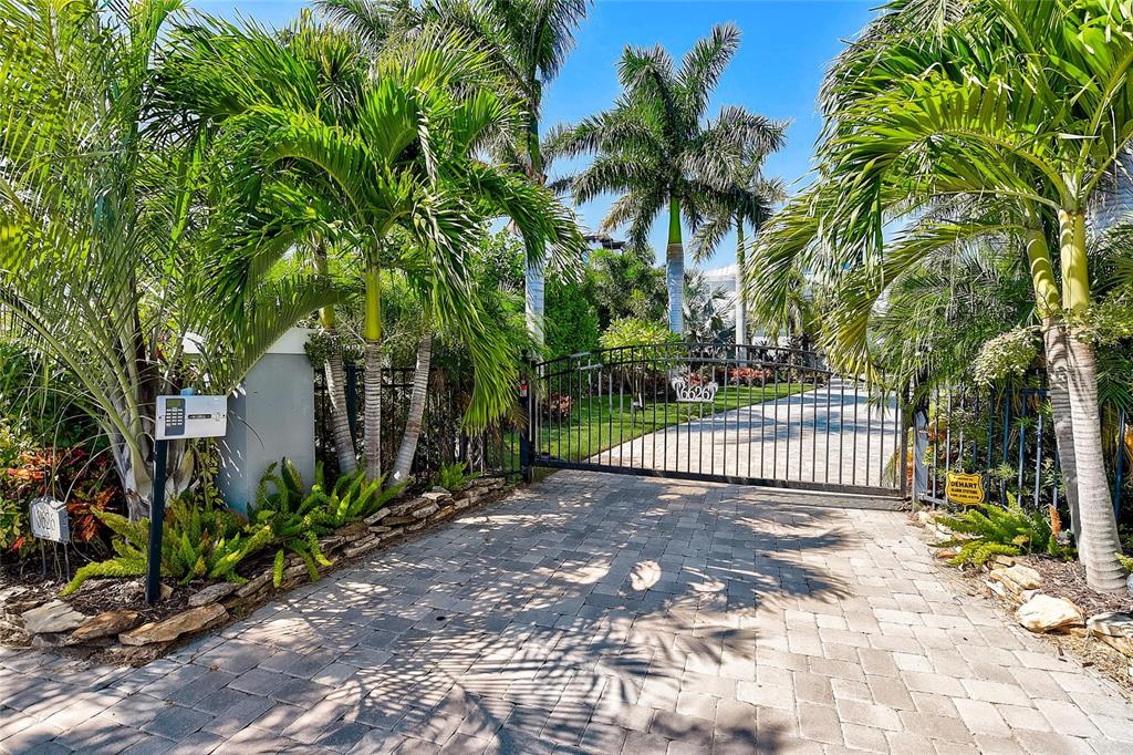 6626 SURFSIDE BLVD - Residential