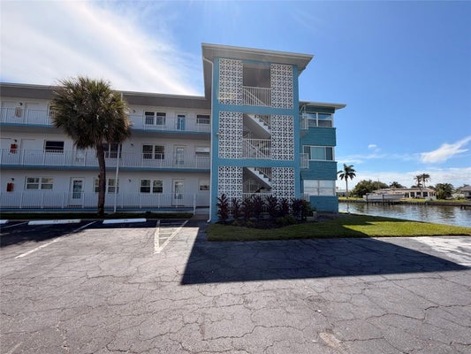 1893 SHORE DR S APT 216, SOUTH PASADENA, FL 33707 - Image 7085bb0d9b8ea30bf423368bcf458f7e/1515199748