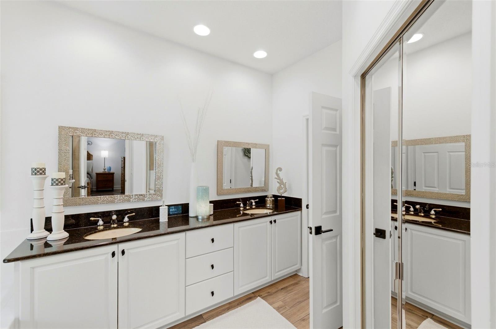 TANGLEWOOD TWNHMS - Residential