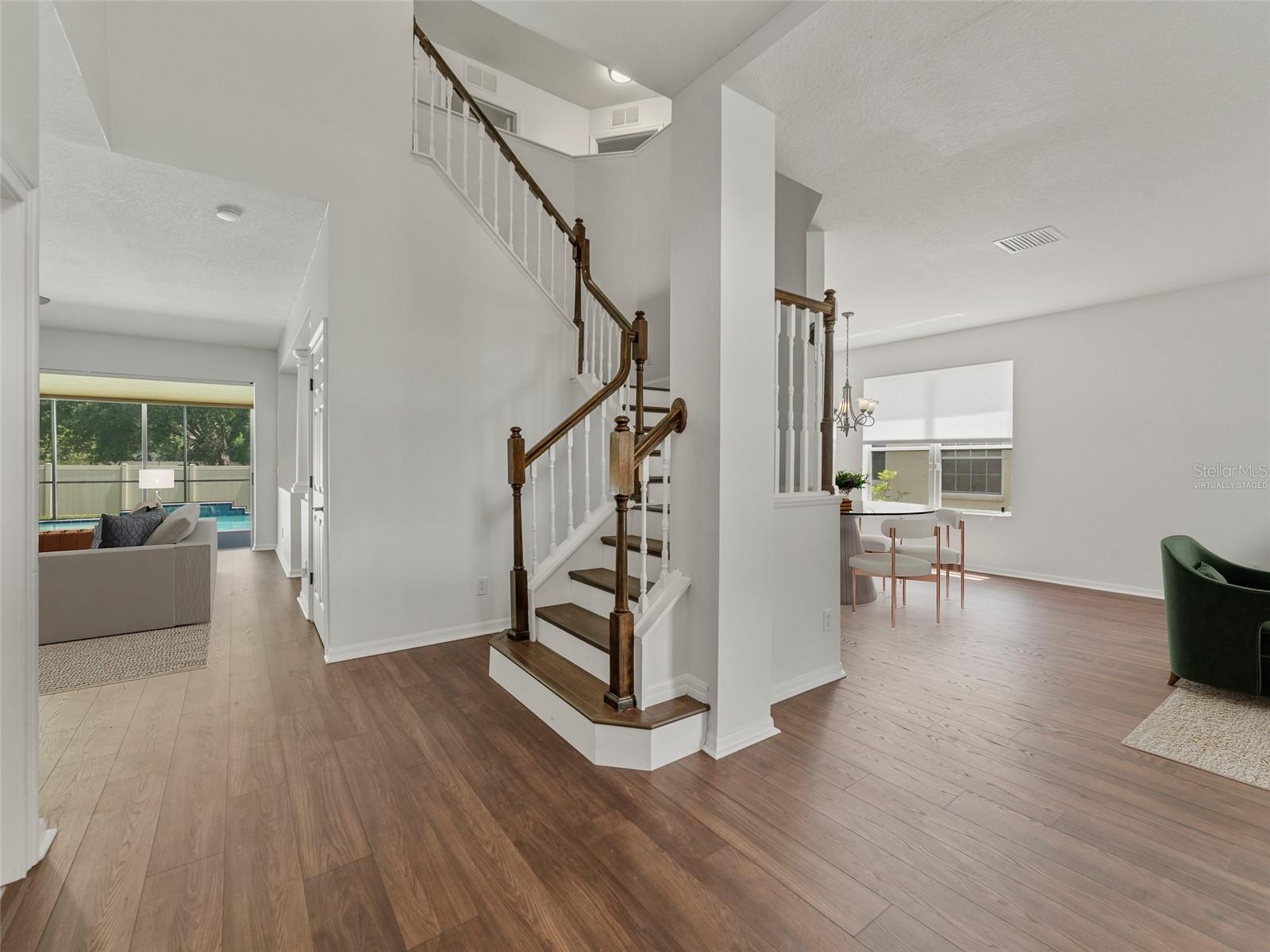 2812 WINDCREST OAKS COURT