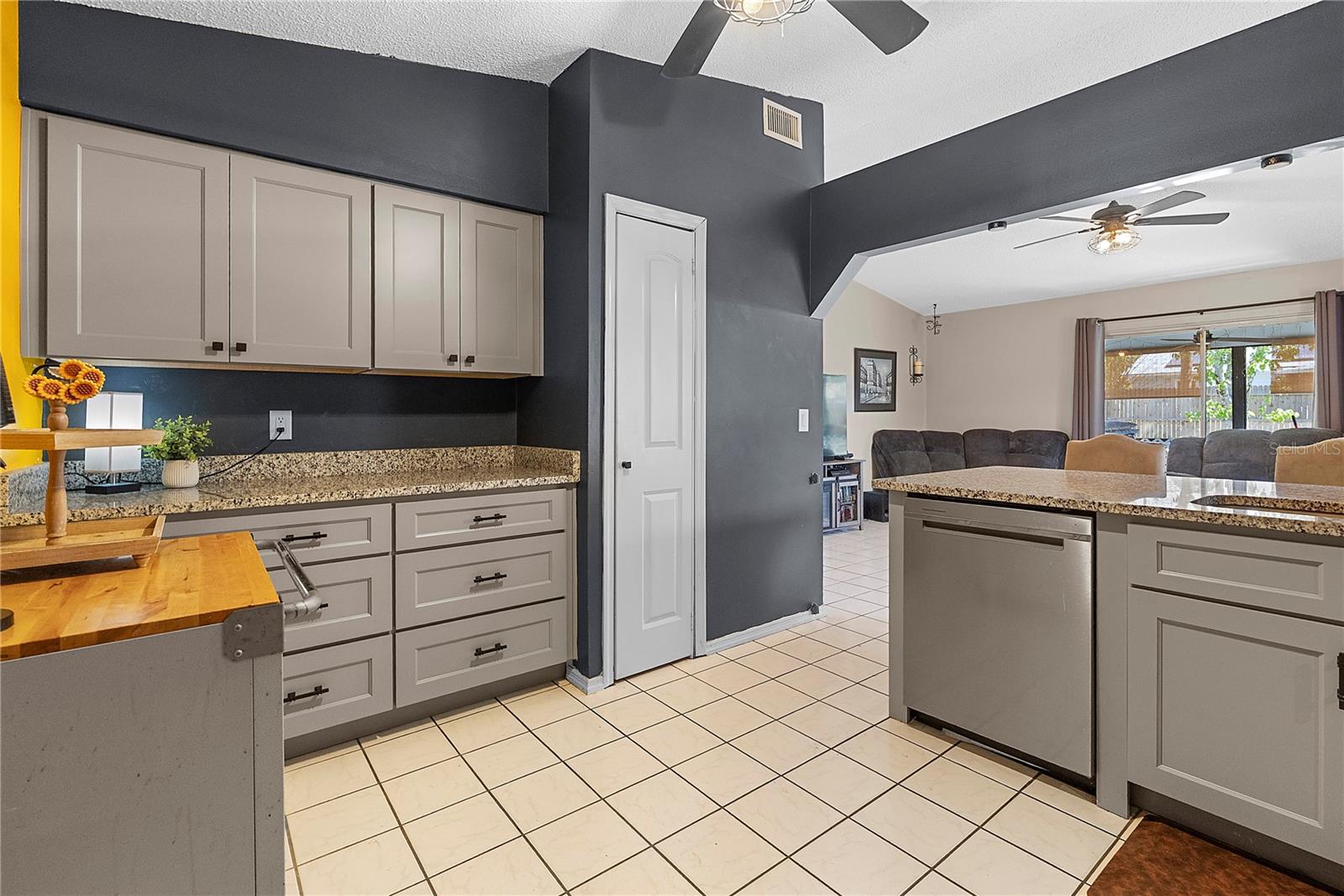 DELTONA LAKES UNIT 71 - Residential