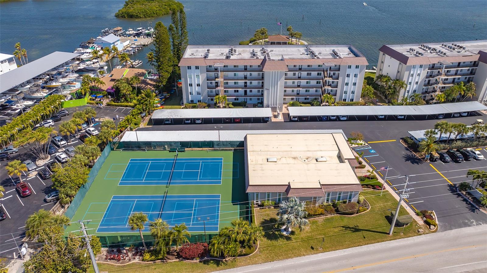 SUNRISE COVE SEC 1 - Residential