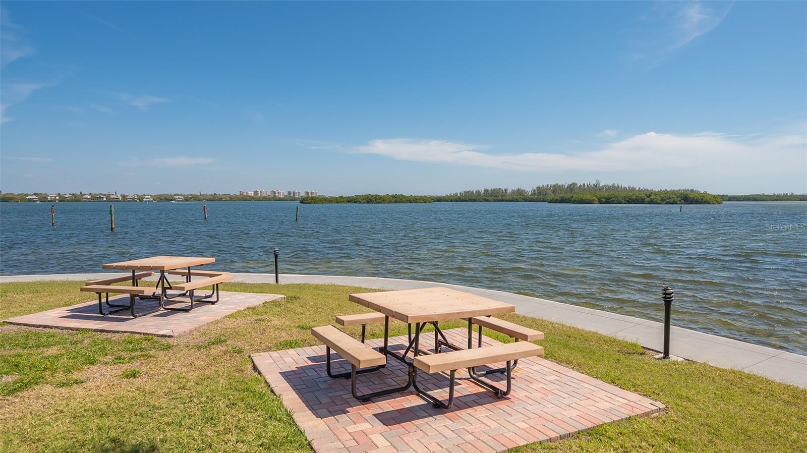 SUNRISE COVE SEC 1 - Residential