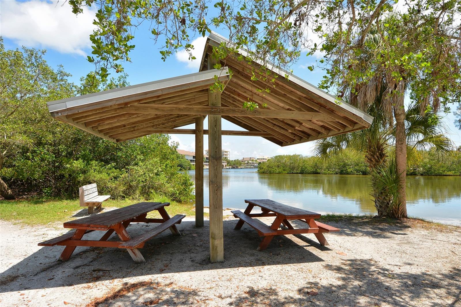 SUNRISE COVE SEC 1 - Residential